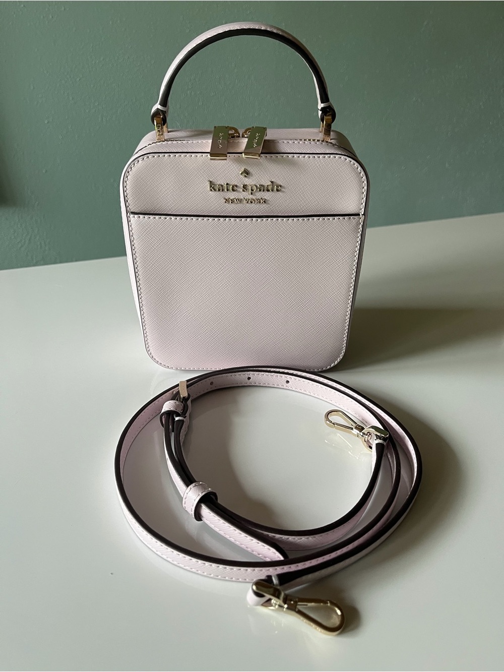 NWT Kate Spade New York Daisy Vanity Crossbody Handbag Purse Pale Amethyst